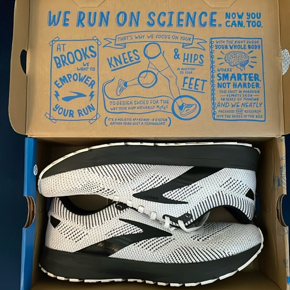 Brooks Shoes - Brooks Revel 5
